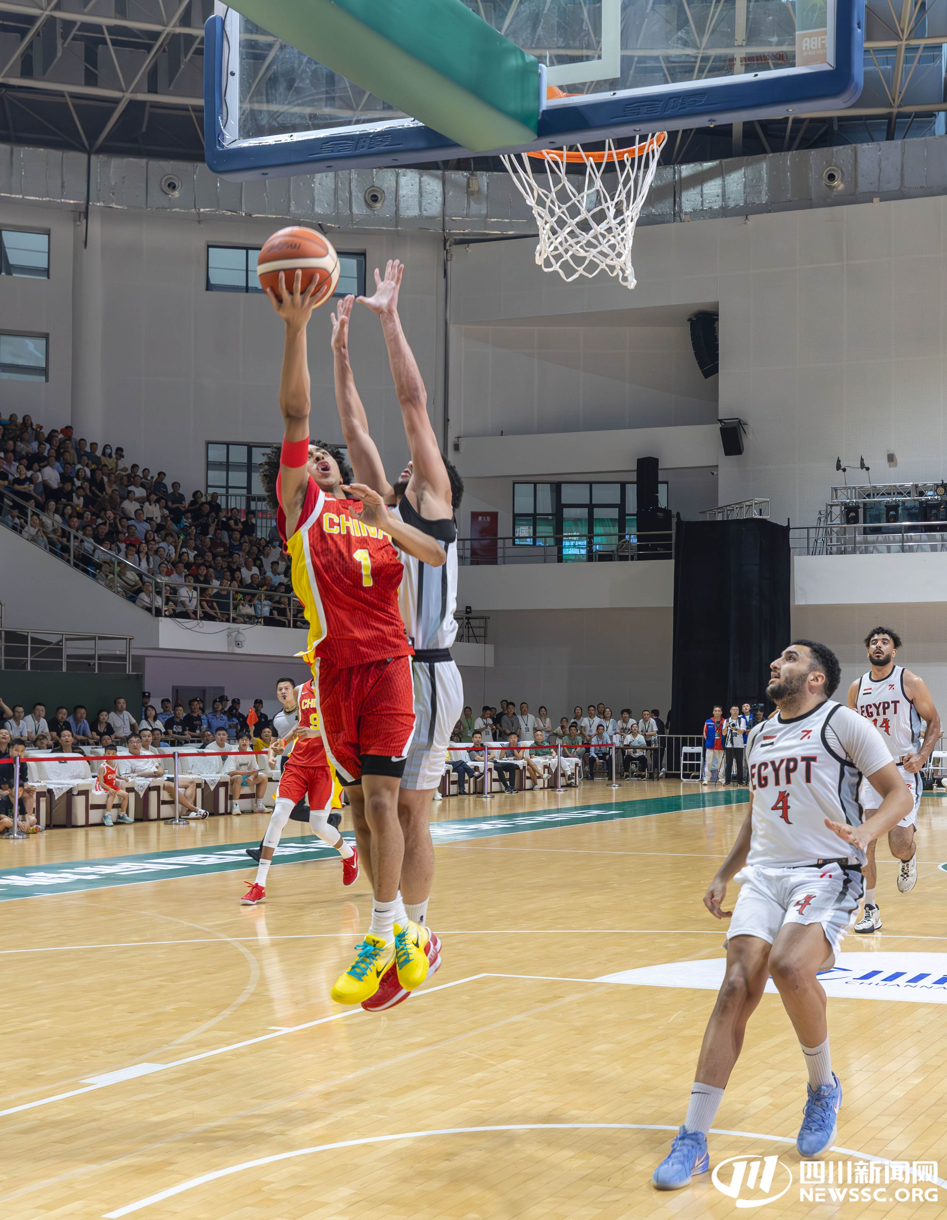 U19世界杯场均5.0封盖！多位NBA球探关注郇斯楠