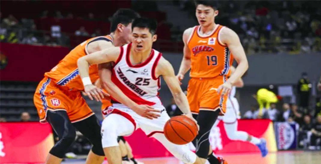 关于徐杰17分广东逆转青岛王哲林20+10上海胜广州的信息